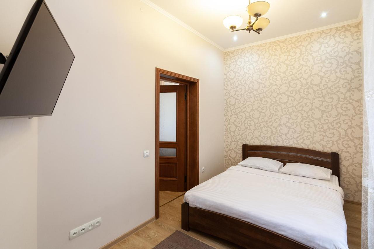 Apartamento Romari Лесі Українки Leópolis Exterior foto