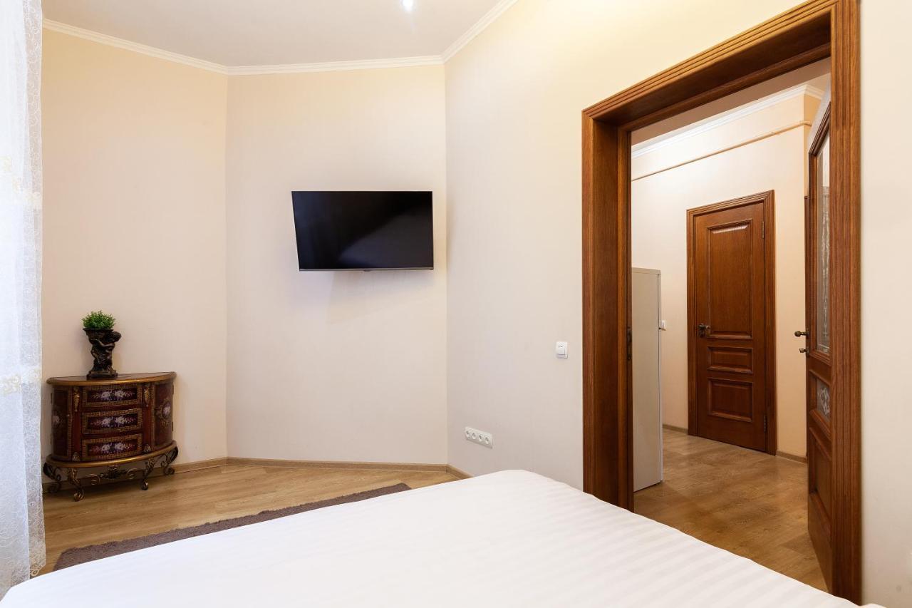 Apartamento Romari Лесі Українки Leópolis Exterior foto