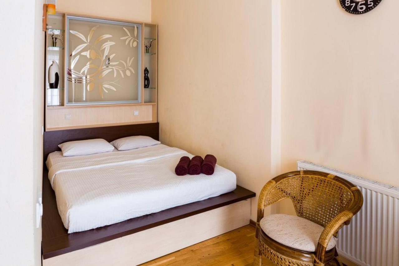 Apartamento Romari Лесі Українки Leópolis Exterior foto