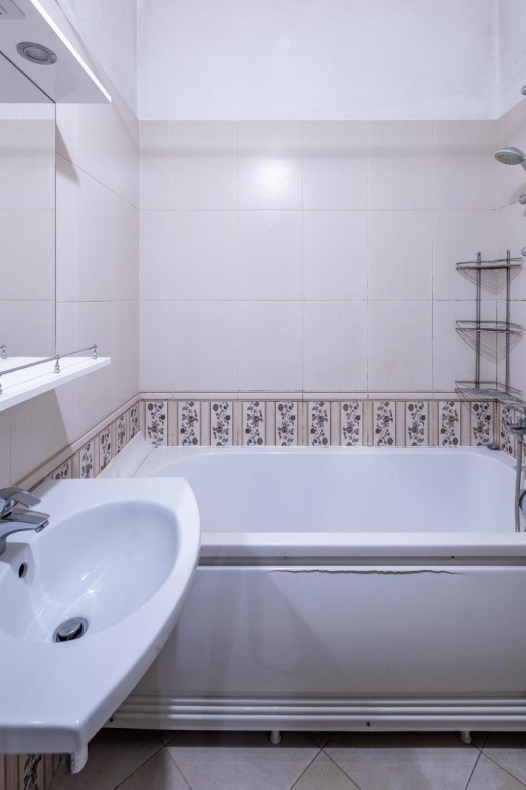 Apartamento Romari Лесі Українки Leópolis Exterior foto